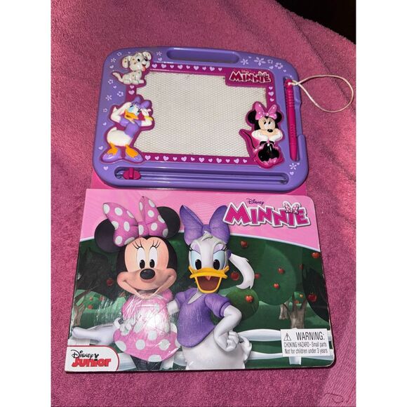 Disney Minnie Mouse hardback activity book - Picture 1 of 4